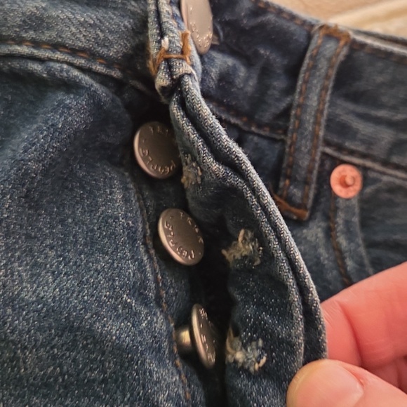 Free People x We The Free Soft and Relaxed Cutoff Denim Shorts Sz 26 NWT - Picture 9 of 9